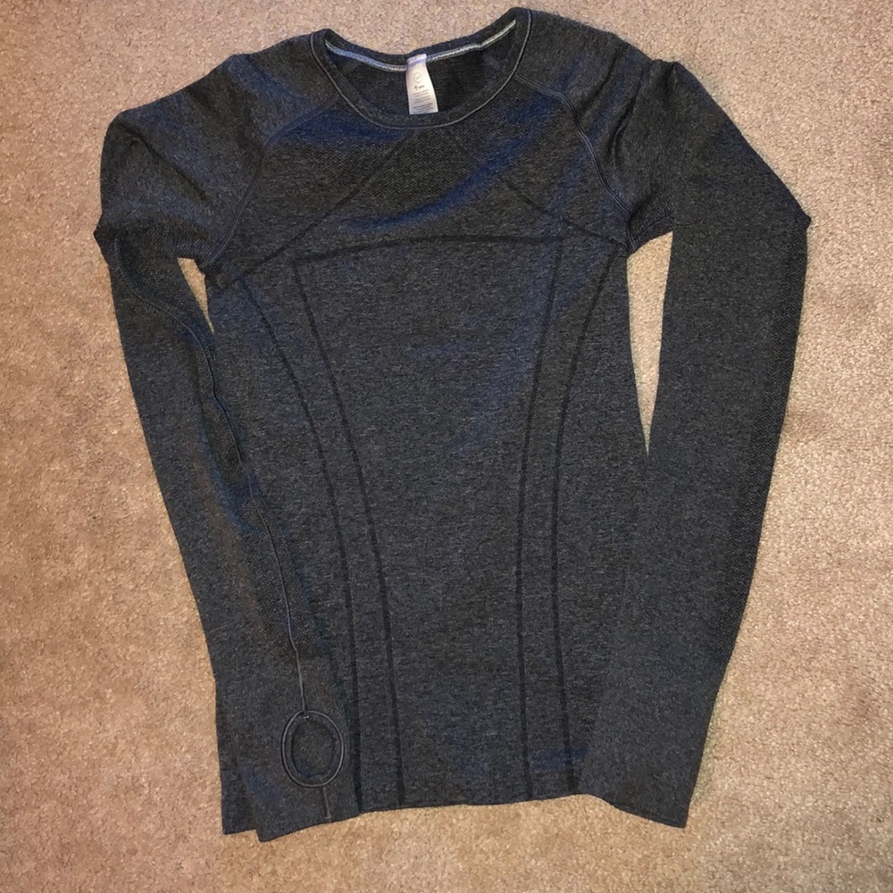 IVIVVAAAAAA long sleeve